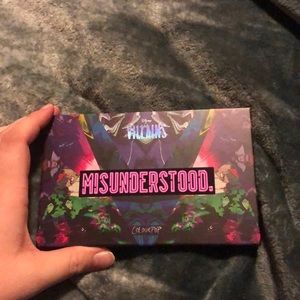 Colourpop x Disney Villains Palette